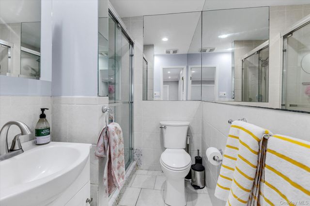 56 Fairfields Lane, Huntington Station, NY 11746