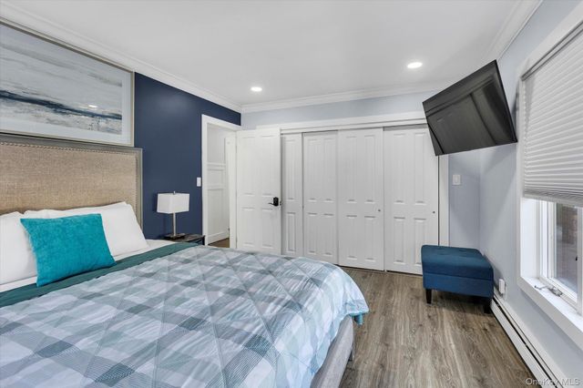 56 Fairfields Lane, Huntington Station, NY 11746