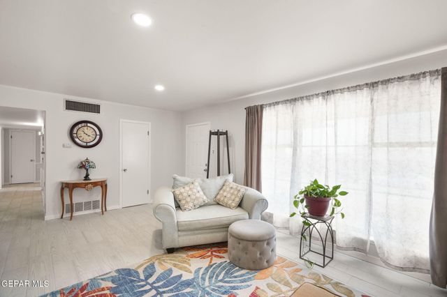 2901 POLK Avenue, El Paso, TX 79930