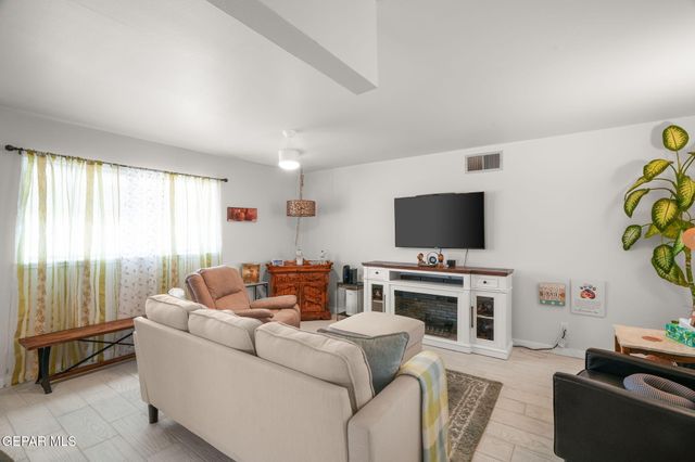 2901 POLK Avenue, El Paso, TX 79930