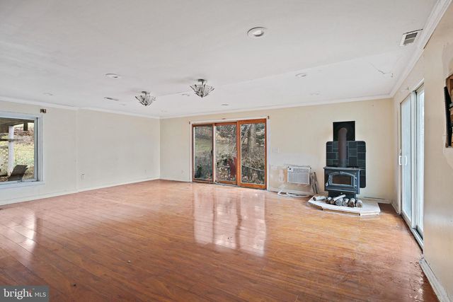 1049 POOLE RD, Westminster, MD 21157