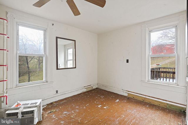 1049 POOLE RD, Westminster, MD 21157