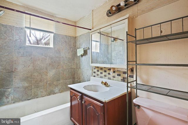 1049 POOLE RD, Westminster, MD 21157