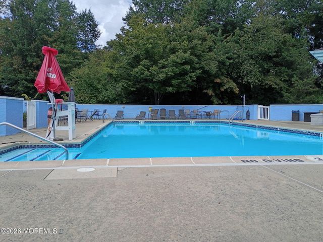 6 Lake Avenue 3B, East Brunswick, NJ 08816