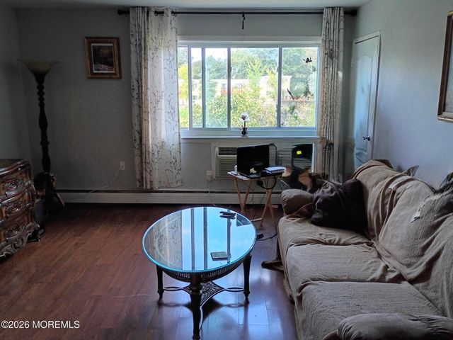 6 Lake Avenue 3B, East Brunswick, NJ 08816