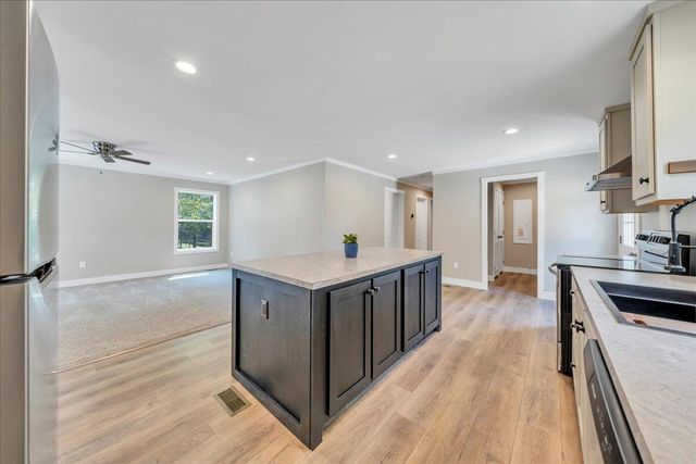 165 Spence RD, Union Hall, VA 24176