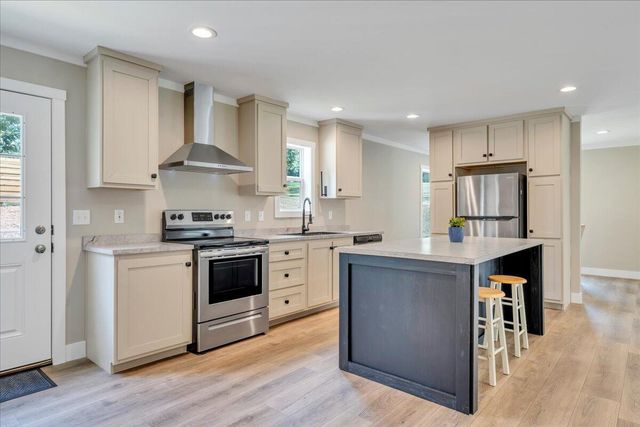 165 Spence RD, Union Hall, VA 24176