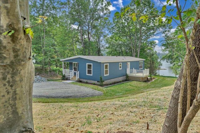 165 Spence RD, Union Hall, VA 24176