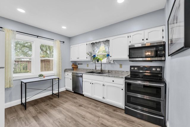 W305S5060 Highway 83, Mukwonago, WI 53149
