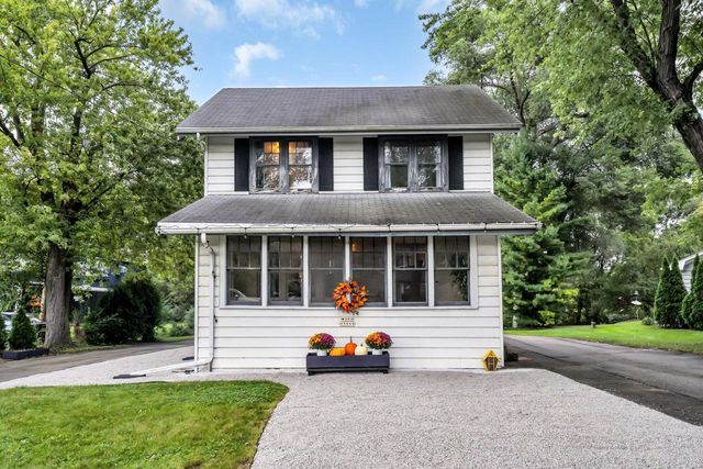 W305S5060 Highway 83, Mukwonago, WI 53149