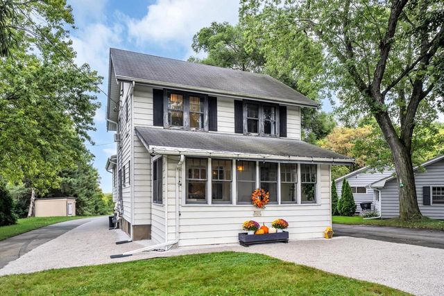 W305S5060 Highway 83, Mukwonago, WI 53149