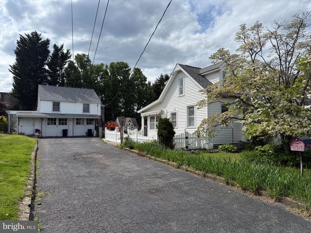 152 3RD AVE, Broomall, PA 19008