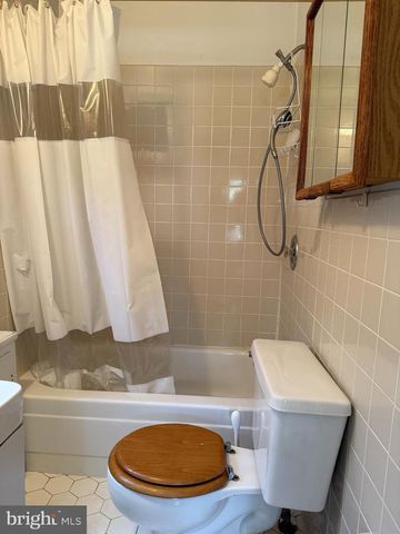 152 3RD AVE, Broomall, PA 19008