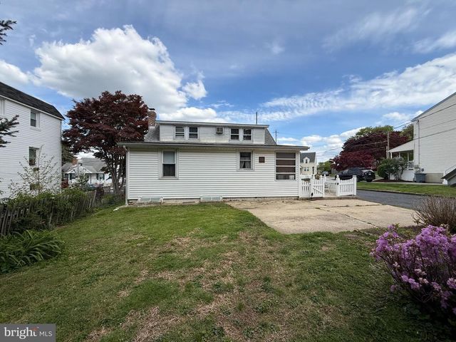 152 3RD AVE, Broomall, PA 19008