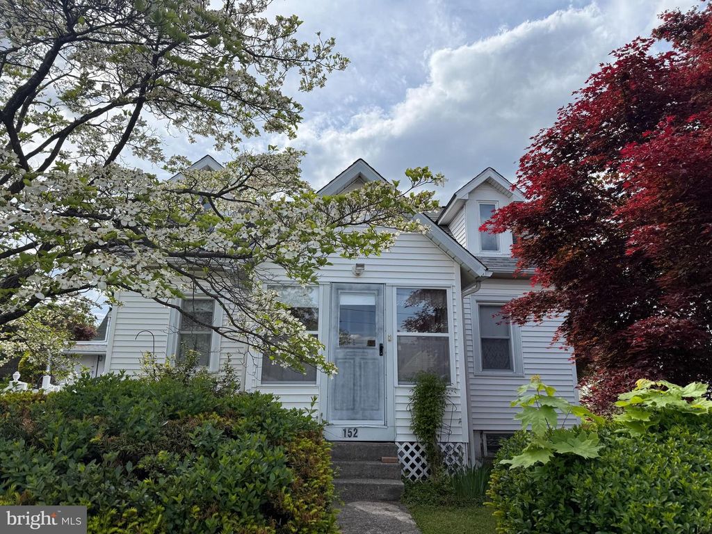 152 3RD AVE, Broomall, PA 19008