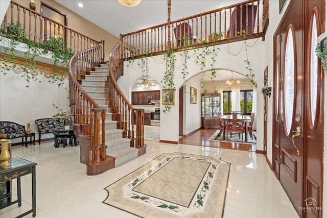 822 Coventry Lane, Oak Brook, IL 60523
