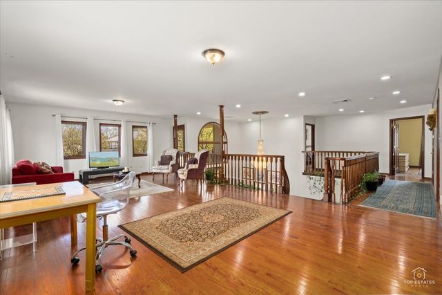 822 Coventry Lane, Oak Brook, IL 60523