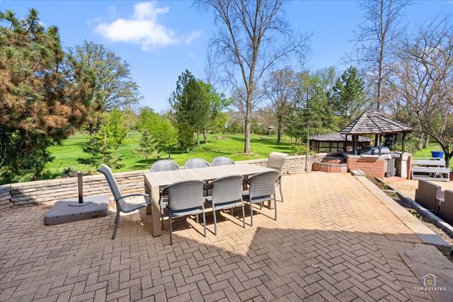 822 Coventry Lane, Oak Brook, IL 60523