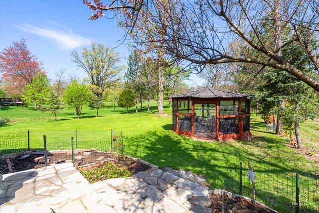 822 Coventry Lane, Oak Brook, IL 60523