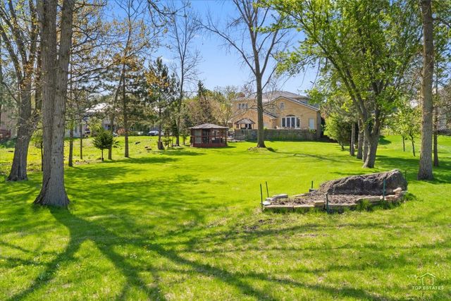 822 Coventry Lane, Oak Brook, IL 60523