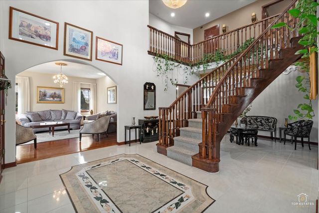 822 Coventry Lane, Oak Brook, IL 60523