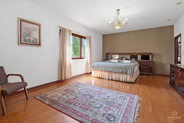 822 Coventry Lane, Oak Brook, IL 60523