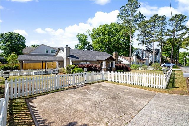 1606 Walker Street SE, Smyrna, GA 30080