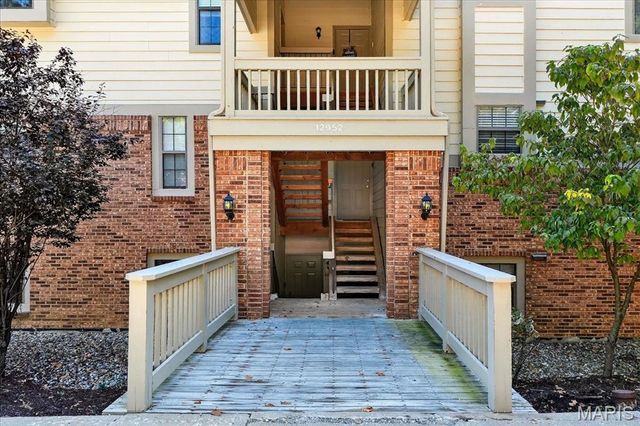 12952 Bryce Canyon Drive B, Maryland Heights, MO 63043