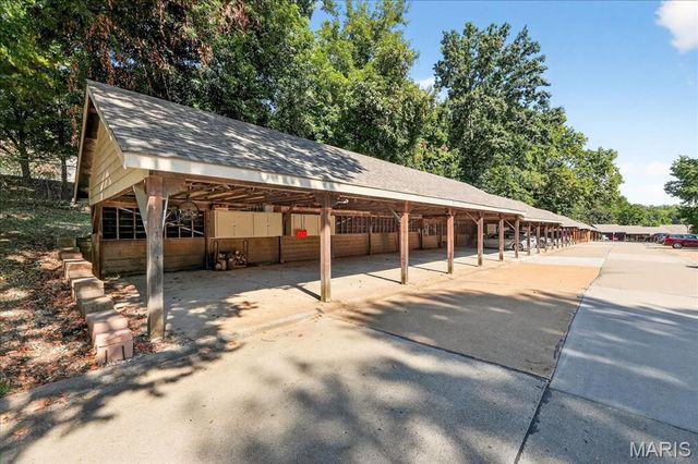 12952 Bryce Canyon Drive B, Maryland Heights, MO 63043