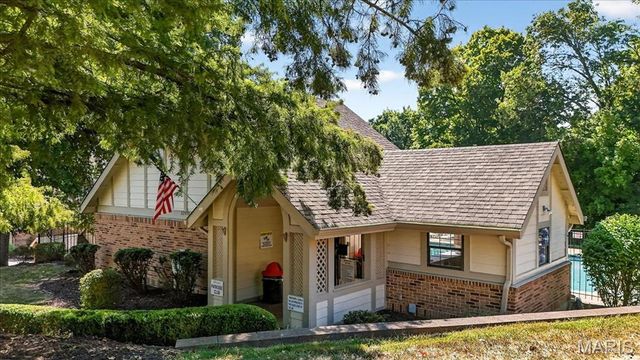 12952 Bryce Canyon Drive B, Maryland Heights, MO 63043
