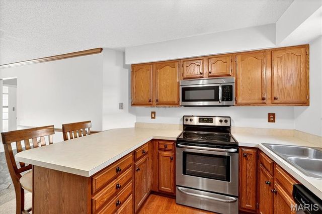 12952 Bryce Canyon Drive B, Maryland Heights, MO 63043