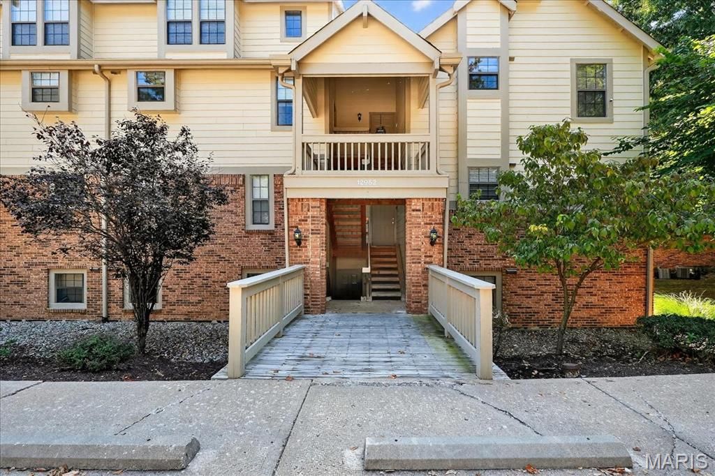 12952 Bryce Canyon Drive B, Maryland Heights, MO 63043