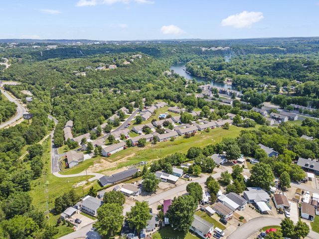 209 Blue Bird Lane, Branson, MO 65616