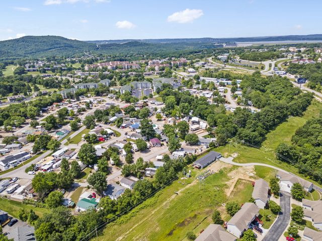 209 Blue Bird Lane, Branson, MO 65616