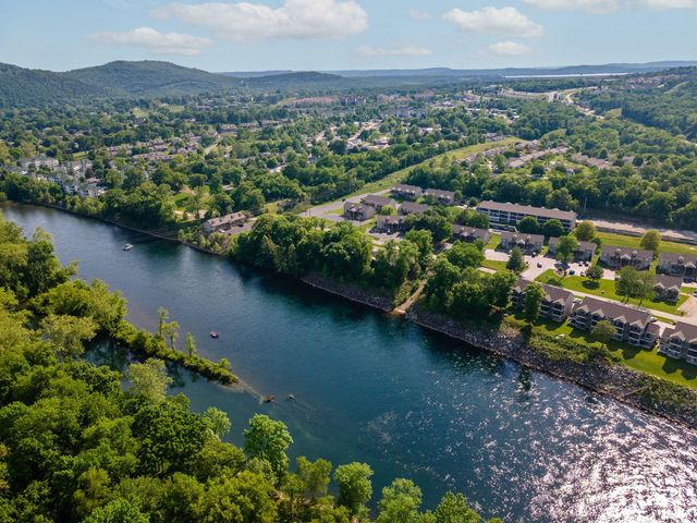 209 Blue Bird Lane, Branson, MO 65616