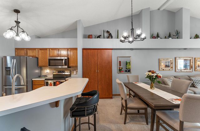 7556 Ojibway Park Bay, Woodbury, MN 55125