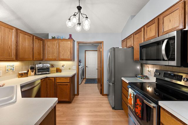 7556 Ojibway Park Bay, Woodbury, MN 55125