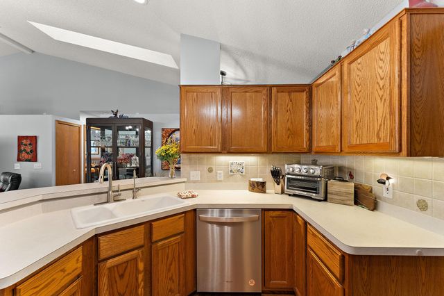 7556 Ojibway Park Bay, Woodbury, MN 55125