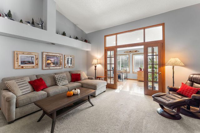 7556 Ojibway Park Bay, Woodbury, MN 55125