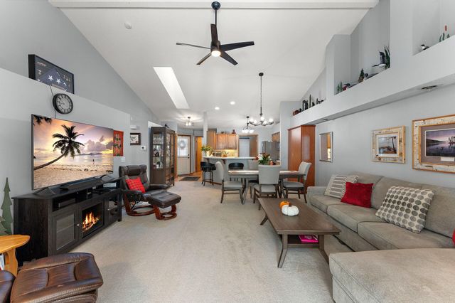 7556 Ojibway Park Bay, Woodbury, MN 55125