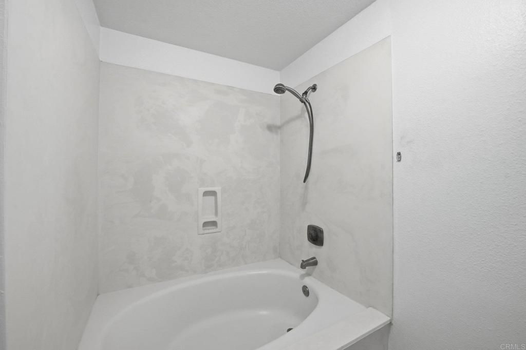 Image 20 of property listing at 3140 Arroyo Vista, Carlsbad, CA 92009