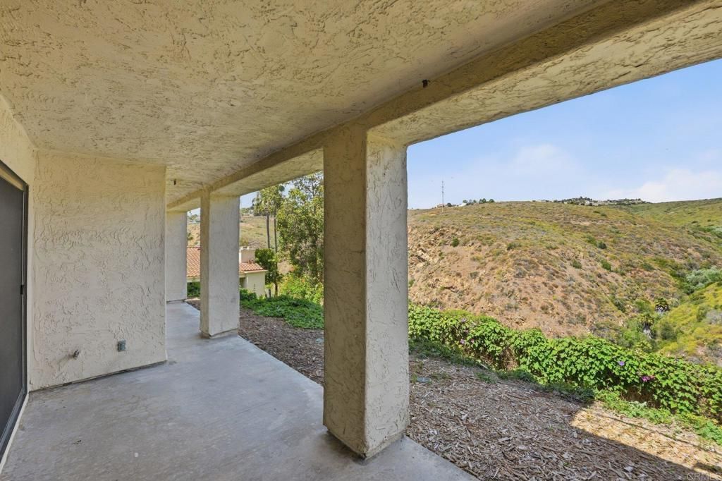 Image 21 of property listing at 3140 Arroyo Vista, Carlsbad, CA 92009