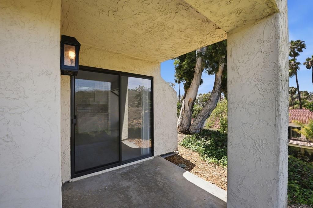 Image 24 of property listing at 3140 Arroyo Vista, Carlsbad, CA 92009