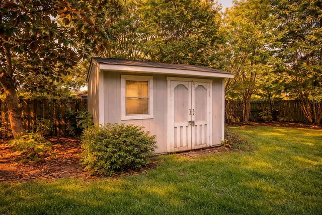 8314 MANGROVE DR, Memphis, TN 38016