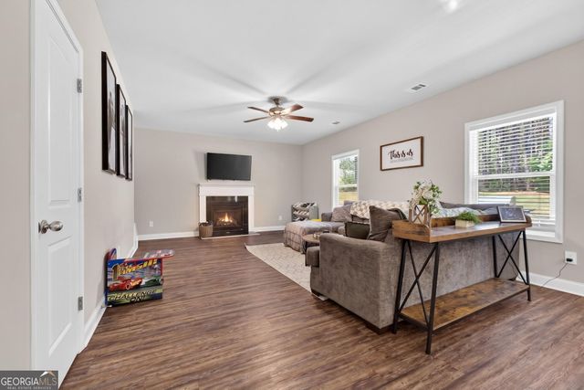 606 Sutton Road, Forsyth, GA 31029