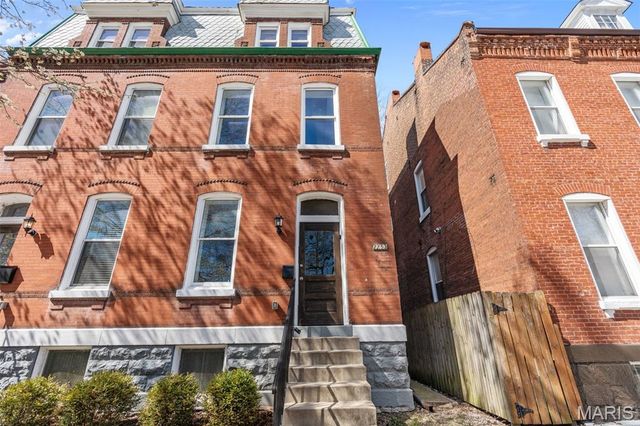 2253 Indiana Avenue, St Louis, MO 63104