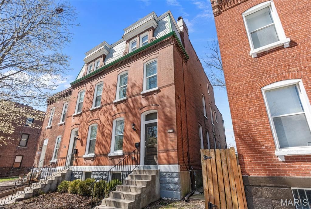 2253 Indiana Avenue, St Louis, MO 63104