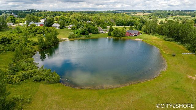 604 28th Avenue, Jamestown Twp, MI 49426