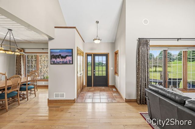 604 28th Avenue, Jamestown Twp, MI 49426