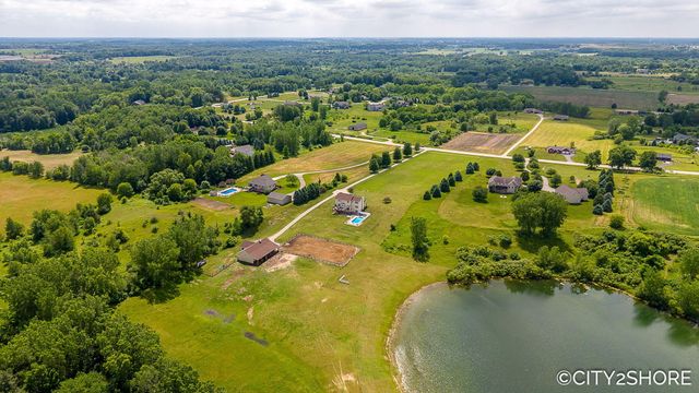 604 28th Avenue, Jamestown Twp, MI 49426